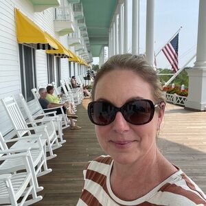 Meet your Posher, April